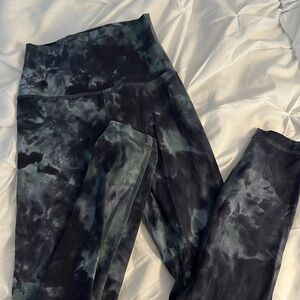 size 2 LULULEMON align leggings in camo